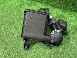Корпус воздушного фильтра TOYOTA PRIUS OEM 17700-37252 ZVW30 2012 2ZRFXE