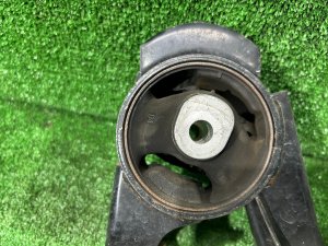 Подушка двс Задняя TOYOTA PRIUS OEM 1237137090 ZVW30 2012 2ZRFXE