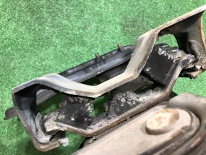 Manual transmission crossmember SUBARU FORESTER OEM 41021FC070, 41022AC180, 41021AC330 SF5 1998 EJ202 MT