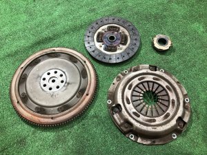 Clutch pressure plate маховик, корзина, диск SUBARU FORESTER OEM 30210AA411, 30100AA690, 30100AA691, 12342AA000 SF5 1998 EJ202 MT