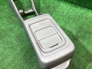 Бардачок подлокотник SUBARU FORESTER OEM 92060FC040ND SF9, SF5 1998 White 51E