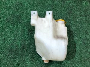 Бачок омывателя SUBARU FORESTER OEM 86610FC000 SF9, SF5 1998 EJ254 AT