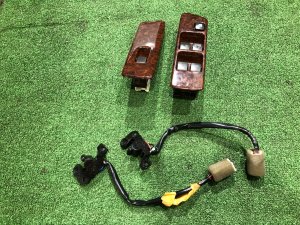 Блок управления стеклоподъемниками дерево 83081FC021, 83081FC100 SUBARU FORESTER