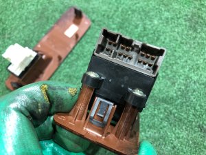 Блок управления стеклоподъемниками дерево SUBARU FORESTER OEM 83081FC021, 83081FC100 SF9, SF5 1998 EJ254 AT