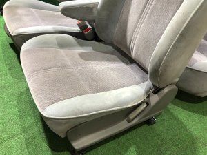 Комплект сидений SUBARU FORESTER OEM 64010FC420NF, 64230FC060NF, 64010FC430NF, 64240FC060NF SF9, SF5 1998 White 51E