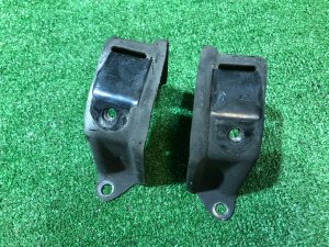 Крепление заднего стабилизатора SUBARU FORESTER OEM 20520AC000, 20520AC010 SF9, SF5 1998 White 51E