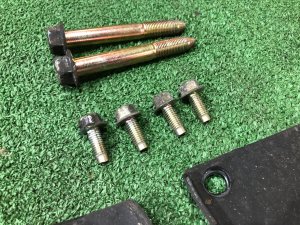 Крепление Т-образной балки SUBARU FORESTER OEM 41321FA040, 41332FA000 SF9, SF5 1998