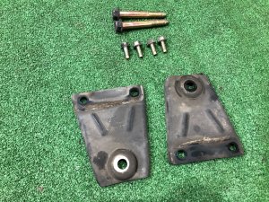 Крепление Т-образной балки SUBARU FORESTER OEM 41321FA040, 41332FA000 SF9, SF5 1998