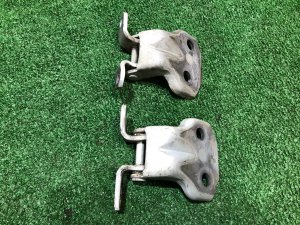 Петли двери передней левой SUBARU FORESTER OEM 61220FA000, 61220FA010 SF9, SF5 1998 White 51E