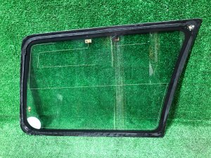 Стекло багажника левое SUBARU FORESTER OEM 65209FC230 SF9, SF5 1998