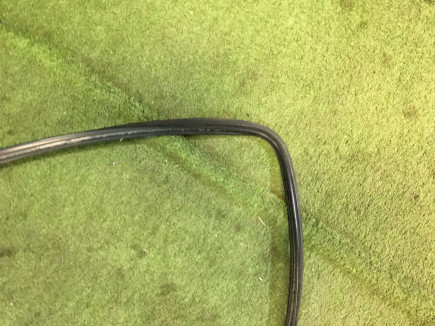 Molding Lobovogo Stekla Subaru Legacy Bp5