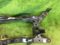 Crossmember задняя SUBARU LEGACY OEM 20152AE001 BH5 2001 EJ202