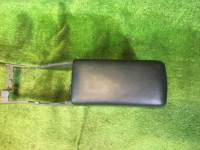 Guantera y reposabrazos SUBARU LEGACY OEM 92111AE010AC BH5 2001 Silver 01G