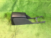 Guantera y reposabrazos SUBARU LEGACY OEM 92111AE010AC BH5 2001 Silver 01G