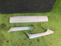 Revestimento da porta da bagageira SUBARU LEGACY OEM 94320AE001AC 94310AE000OB 94310AE020OB 94310AE030OB BH5 2001 Silver 01G