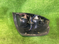 左尾灯 SUBARU LEGACY OEM 84201AE011 BH5 2001