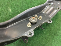 Travesaño de la caja de cambios SUBARU OUTBACK OEM 41011AG010 41011AG011 41022AE120 41022AE121 BP9 2004 EJ253