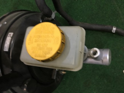 制动总泵 SUBARU OUTBACK OEM 26401AG000 26402AG000 BP9 2004 EJ253