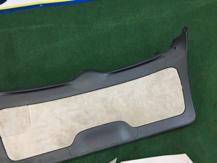 Обшивка пятой двери SUBARU OUTBACK OEM 94320AG010WA 94320AG011WA 94310AG000OR 94330AG000OR 94330AG010OR BP9 2004 Gold 39J