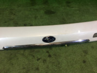 Trim panel between tail lights SUBARU LEGACY OEM 84261AG052WZ  84261AG053WZ BP5 2004