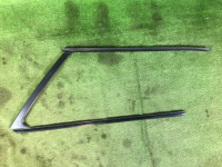 Молдинг бокового стекла правый 91012AC000 91013AC000 91011AC100 SUBARU LEGACY