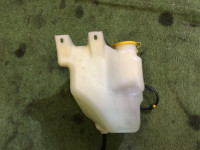 玻璃水壶 SUBARU LANCASTER OEM 86610AE010 86611AA010 BHE 2001 EZ30