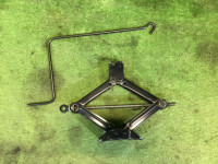 Домкрат SUBARU LANCASTER OEM 97030AC061 BHE 2001