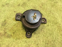 Подушка двс левая 41022AE110 SUBARU LANCASTER