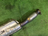 Средняя часть глушителя SUBARU LANCASTER OEM 44200AE080 BHE 2001 EZ30