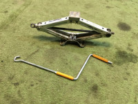 Домкрат SUBARU LEGACY OEM 97030FA070 BG5 1998