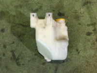 Бачок омывателя SUBARU GRAND WAGON OEM 86610FC000 BG9 1998 EJ25DD