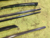 左サイドウインドウモール SUBARU GRAND WAGON OEM 91012AC000 91013AC000 91011AC100 91012AC010 BG9 1998 Black 6L3