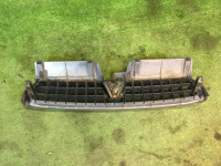 Rejilla del radiador SUBARU GRAND WAGON OEM 91061AC270 BG9 1998 Black 6L3