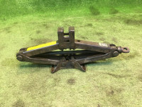 Домкрат SUBARU GRAND WAGON OEM 97030AC061 BG9 1998