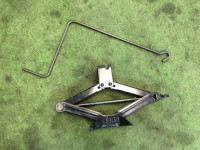 Домкрат SUBARU LANCASTER OEM 97030AC061 BH9 1998