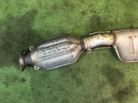 Средняя часть глушителя SUBARU LANCASTER OEM 44200AE050 BH9 1998 EJ254