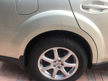 Ensanchador de aleta derecho 91112AJ120G3 SUBARU OUTBACK