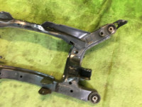 Crossmember задняя SUBARU LEGACY OEM 20152AE000 BH5 1998 EJ208