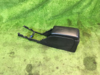 グローブボックス・アームレスト SUBARU LEGACY OEM 92111AE010ML BH5 1998 Whait 51E