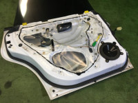 Puerta trasera izquierda SUBARU LEGACY OEM 60400AE130 62280AE010 BH5 1998 Whait 51E