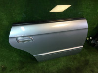Puerta trasera derecha SUBARU LEGACY B4 OEM 60400AE400 BE9 2001 Silver 01G