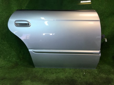 Puerta trasera derecha SUBARU LEGACY B4 OEM 60400AE400 BE9 2001 Silver 01G
