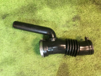 Патрубок воздушного фильтра SUBARU LEGACY B4 OEM 14457AA330 BE9 2001 EJ254