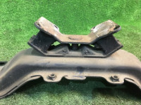 Gearbox crossmember SUBARU LEGACY OEM 41022AE120 41011AE000 BH5 2000 EJ206