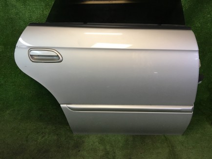 Right rear door SUBARU LEGACY OEM 60400AE410 BH5 2000 arctic silver M 792