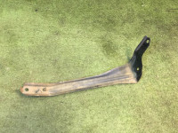 Крепление переднего бампера правое 57707AE120 SUBARU LEGACY