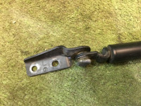 Amortiguadores del portón trasero SUBARU LEGACY OEM 63260AE030 BH5 2000 arctic silver M 792