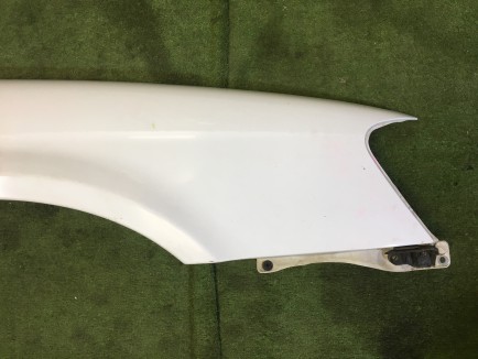 Aleta delantera derecha SUBARU LEGACY OEM 57120AE000 BH5 1998 Whait 51E