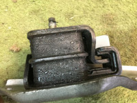 Подушка двс правая SUBARU LEGACY OEM 41022FA000 BD9 1997 EJ25D
