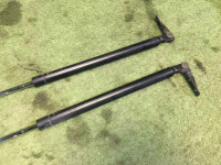 尾门支撑杆 SUBARU LANCASTER OEM 63260AE020, 63260AE030 BHE BH9 BH5 2001 Silver 1U2